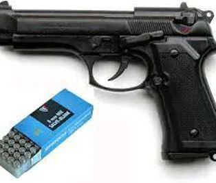 Pistole semiautomatiche a salve bruni 92 cal.8 e 9mm.