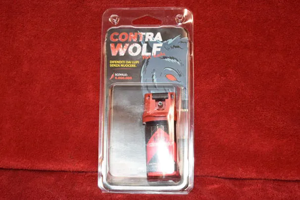NOVITA' !!! SPRAY ANTIAGGRESSIONE AL PEPERONCINO CONTRA WOLF. LEGALE