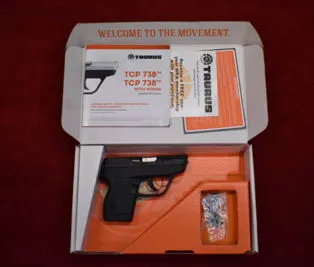 TAURUS PT 738