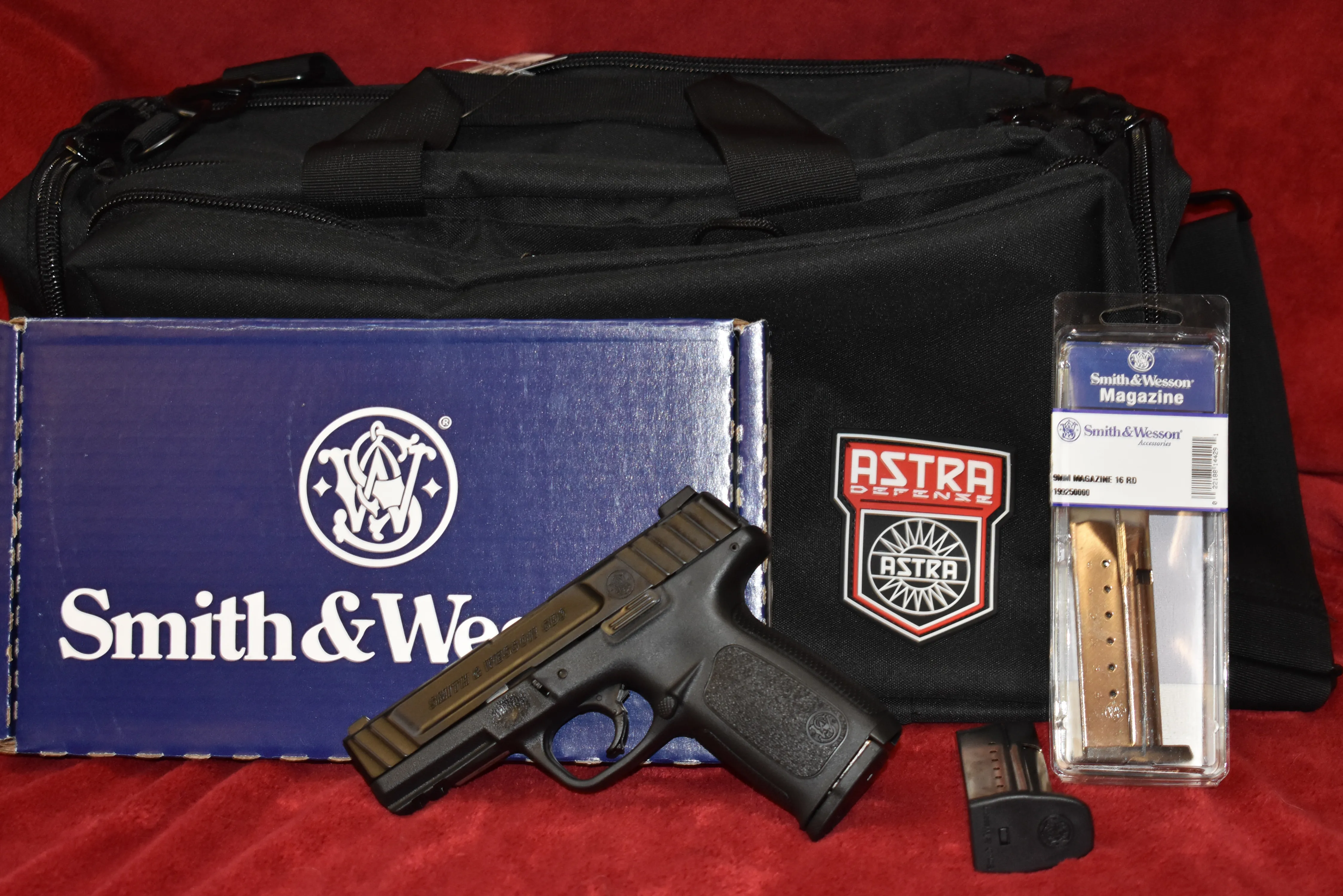 KIT OFFERTA SMITH&WESSON SD9 9X21, BORSA POLIGONO ASTRA CARICATORE AGGIUNTIVO 