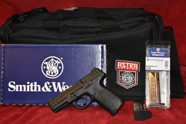 KIT OFFERTA SMITH&WESSON SD9 9X21, BORSA POLIGONO ASTRA CARICATORE AGGIUNTIVO
