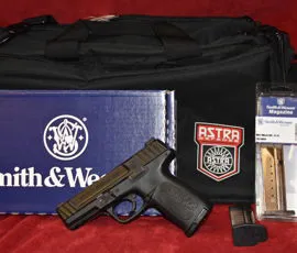 KIT , OFFERTA , SMITH&WESSON , SD9 , 9X21 , BORSA , POLIGONO ASTRA CARICATORE AGGIUNTIVO 