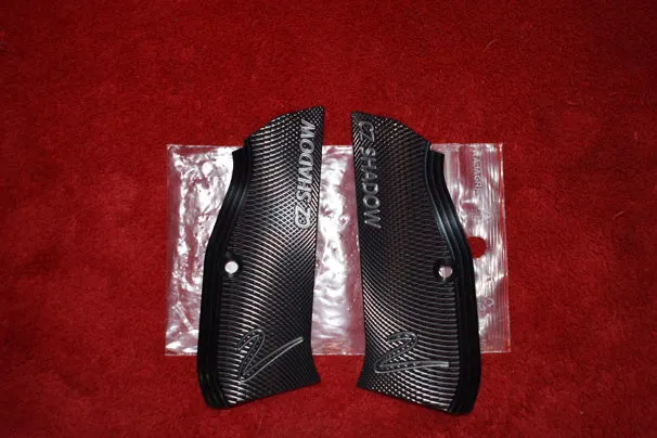 GUANCETTE IN ALLUMINIO ZIGRINATE NERE PER CZ SHADOW 2