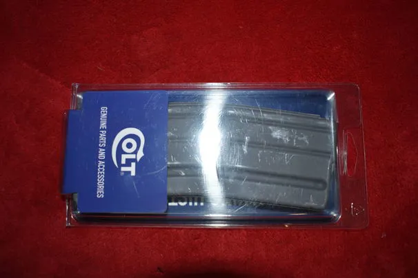 CARICATORE ORIGINALE IN METALLO DA 29 COLPI PER COLT AR 15 E SIMILI