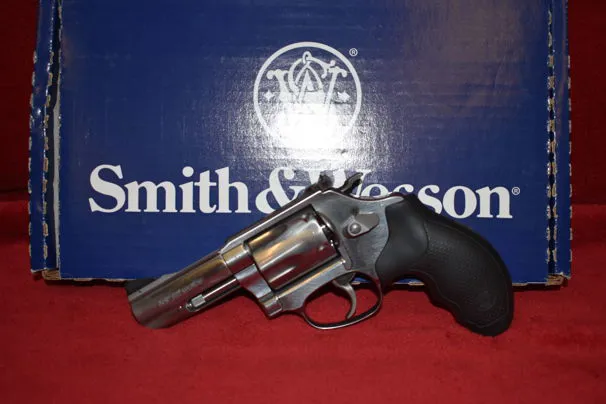 REVOLVER SMITH & WESSON 60-15