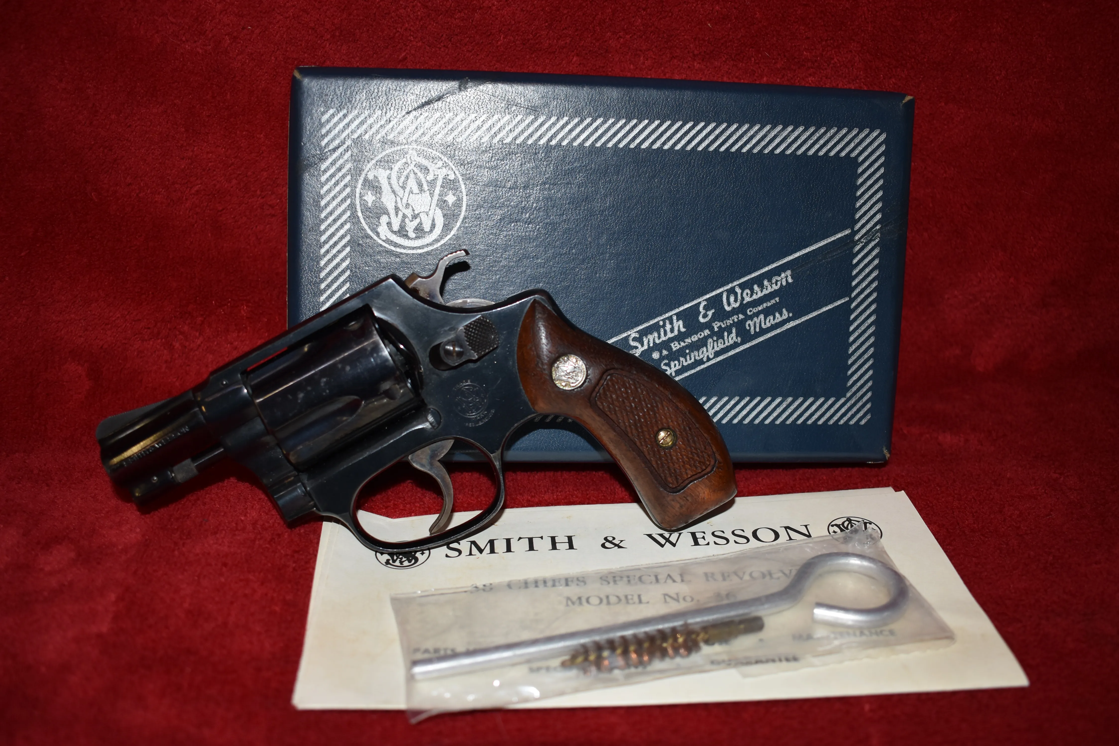 REVOLVER SMITH & WESSON 36 CHIEF cal.38 SP