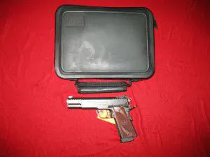 PISTOLA SEMIAUTOMATICA STI CHAMPION