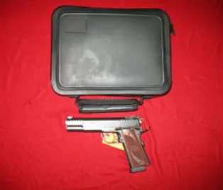 PISTOLA SEMIAUTOMATICA STI CHAMPION