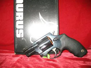 REVOLVER TAURUS 85 DEFENSE BRUNITO 38 SP