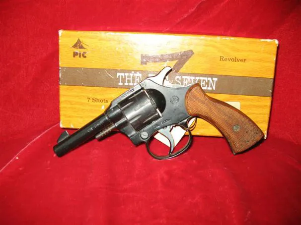 Revolver RTS